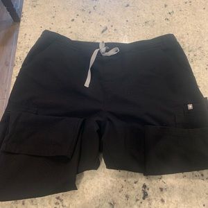 Figs Yola pants like new, worn once!  Size L!  No piling, size regular. Black🖤